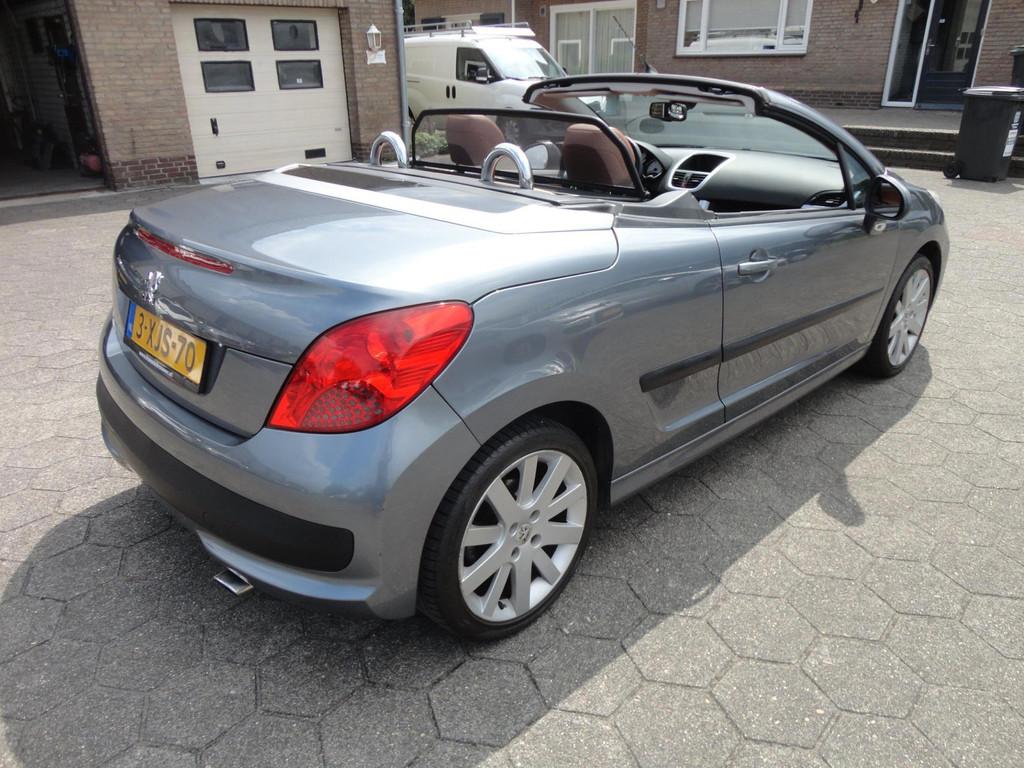 Peugeot 207 CC 1.6 VTi AUTOMAAT, Gebruikt, Beige, 4 cilinders, Cabriolet