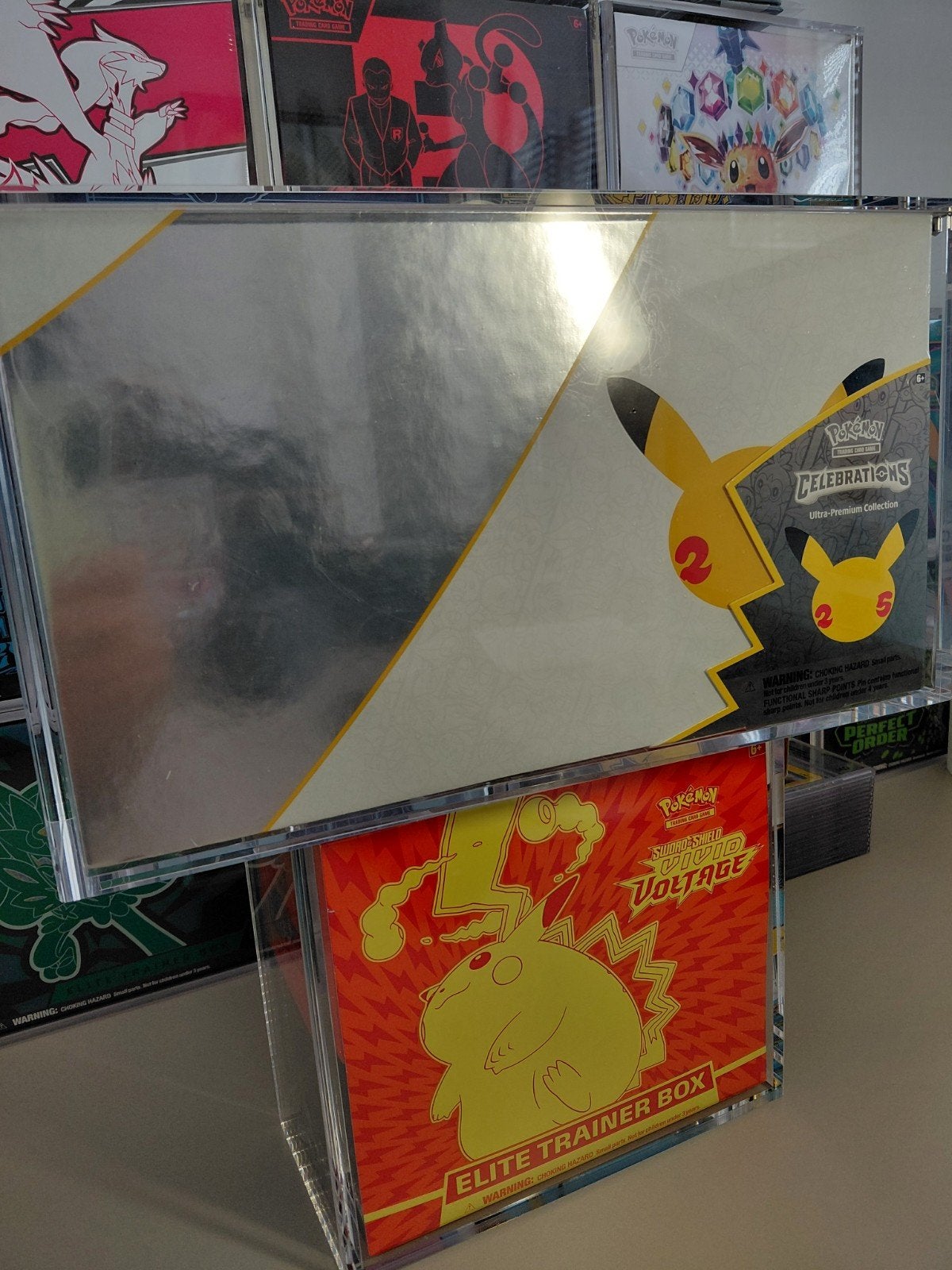 Pokémon 25th celebrations Ultra premium collection, Ophalen of Verzenden, Nieuw, Boosterbox, Foil