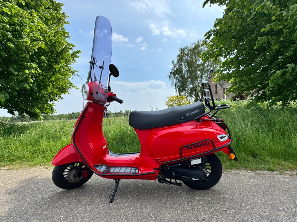 Vespa Look Snorscooter, Fietsen en Brommers, Ophalen, Zo goed als nieuw, Benzine, Vespa