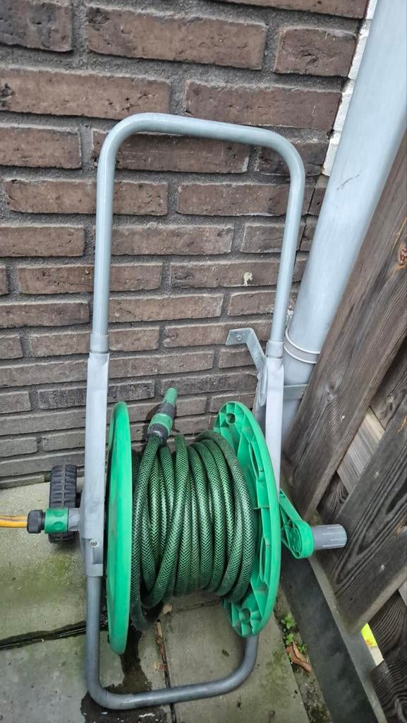 Tuinslang met haspel, Ophalen, Tuinslang