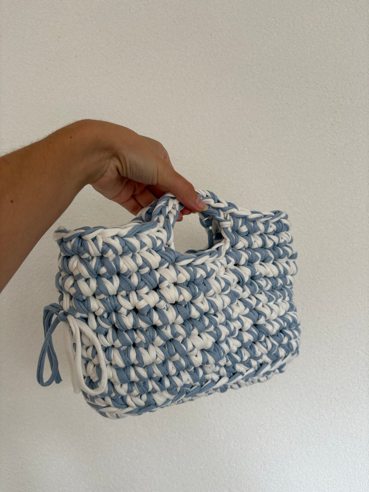 Handgemaakte gehaakte tas - Blauw/Wit, Verzenden, Nieuw, Blauw, Handtas
