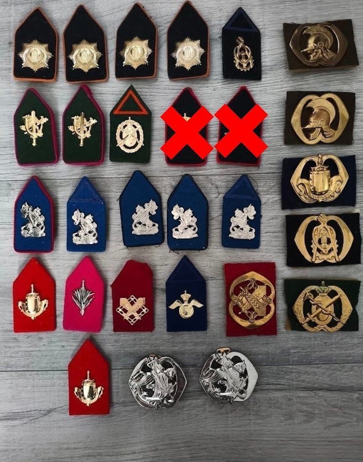 Nederlandse militairen emblemen / kraagspiegels ( 26 stuks ), Ophalen of Verzenden, Overige soorten, Nederland, Embleem of Badge