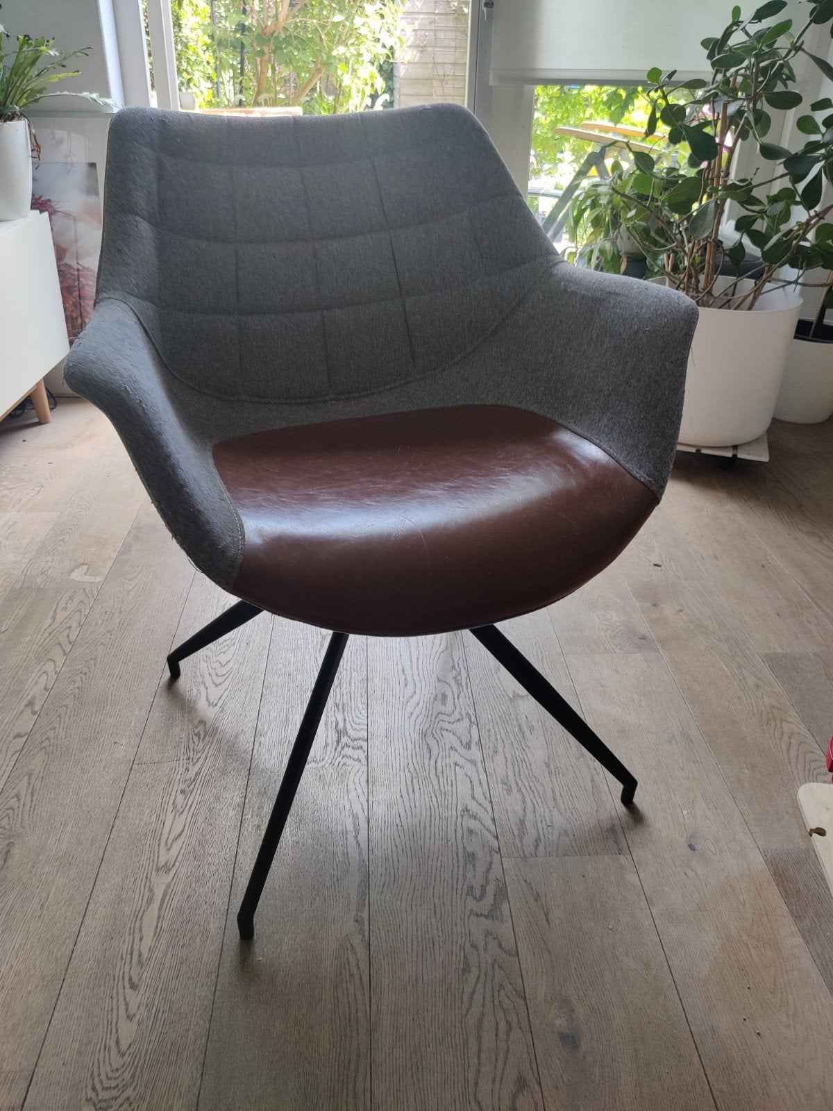 Stoel Zuiver, Huis en Inrichting, Stoelen, Ophalen, Gebruikt, Leer, Eén
