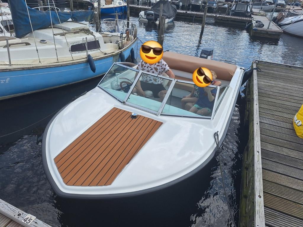 Speedboot gerenoveerd glastron 70PK 5.80 lang, Watersport en Boten, Ophalen, 70 tot 120 pk, 3 tot 6 meter, Buitenboordmotor