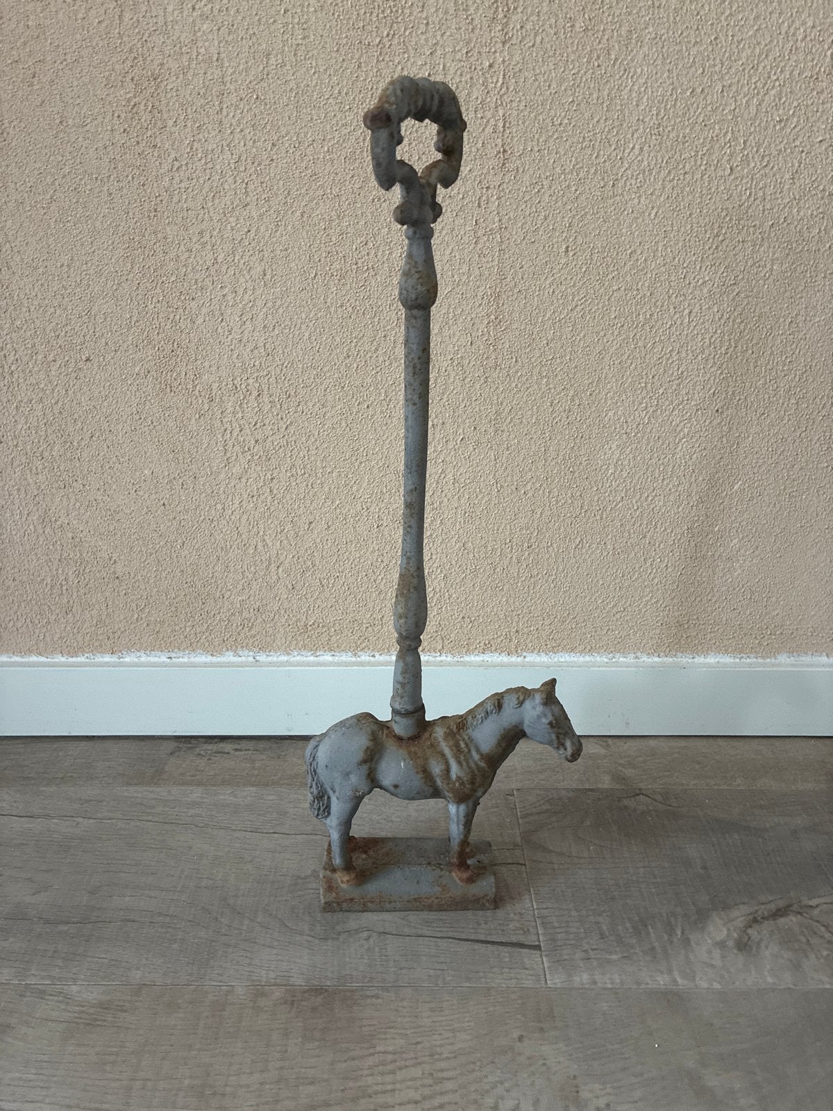 Antieke gietijzeren deurstopper paard 50 cm, Ophalen, Gebruikt, Grijs, Metaal