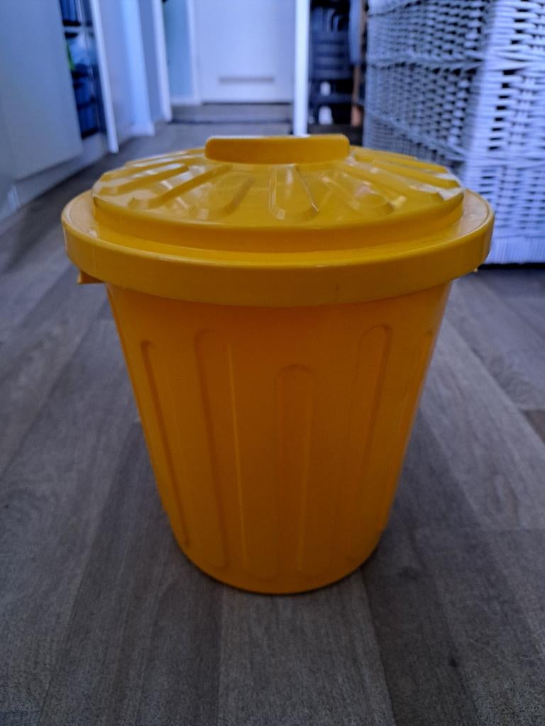 Curver emmer met deksel 25 cm x 25 cm / 7 liter, Huis en Inrichting, Emmers, Ophalen of Verzenden, Kunststof, Met deksel