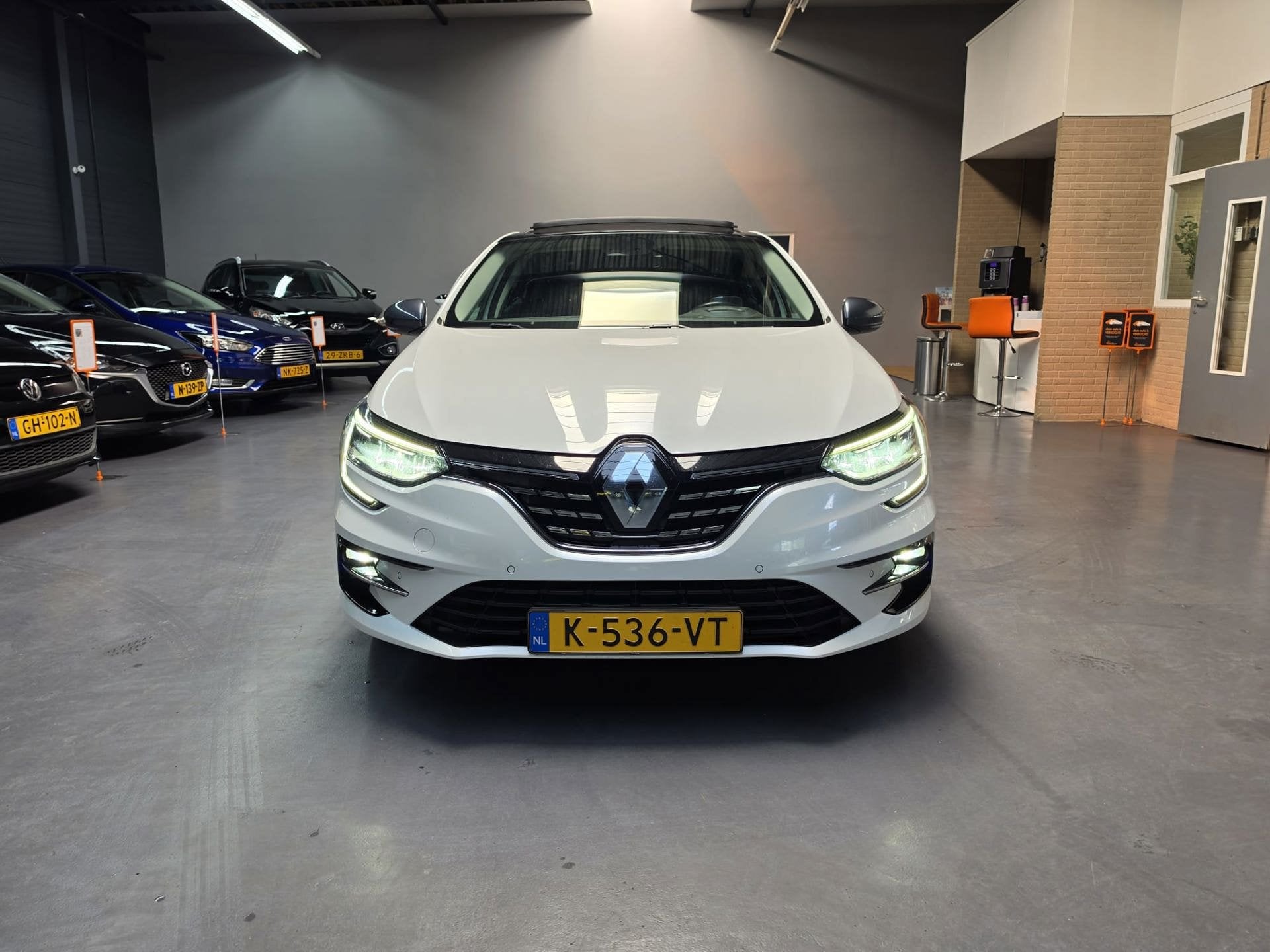 Renault Mégane 1.3 TCe Business Edition One FACE LIFT CAMER, Auto's, Gebruikt, Euro 6, 4 cilinders, 1650 kg