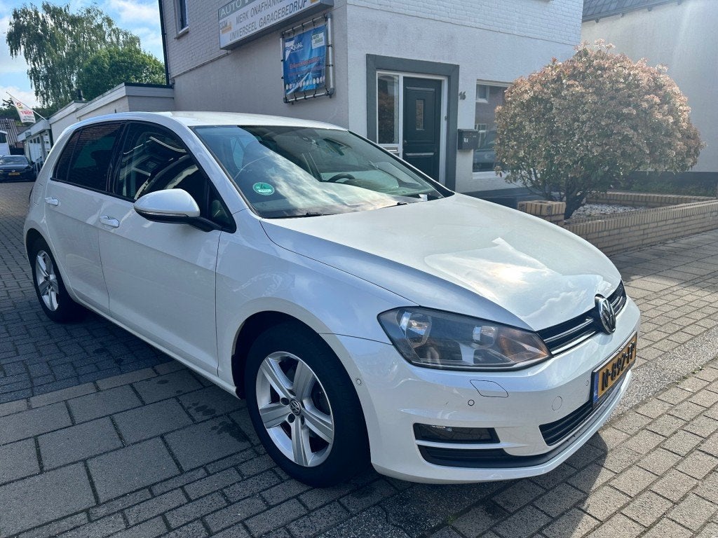 Volkswagen GOLF 1.2 TSI HIGHLINE, Auto's, Voorwielaandrijving, Euro 5, Gebruikt, 4 cilinders