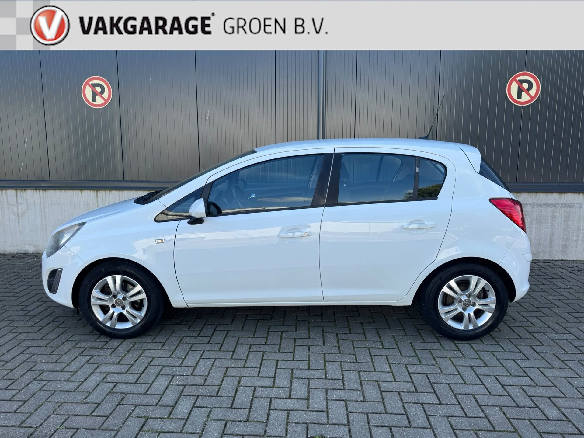 Opel Corsa 1.2-16V Design Edition (86pk) 5-drs Navi | Cruise, Voorwielaandrijving, Gebruikt, 4 cilinders, 1229 cc