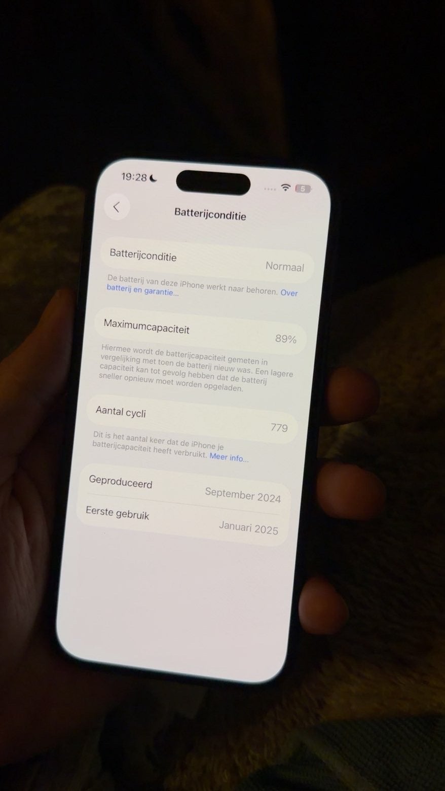 Foto 4 van iPhone 16 in zeer goede staat, batterij 89%, 128 GB