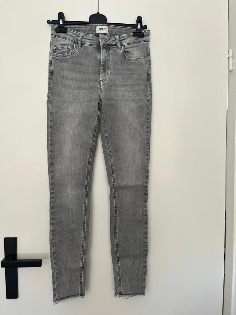 Only Jeans, Ophalen of Verzenden, Zo goed als nieuw, Grijs, W30 - W32 (confectie 38/40)