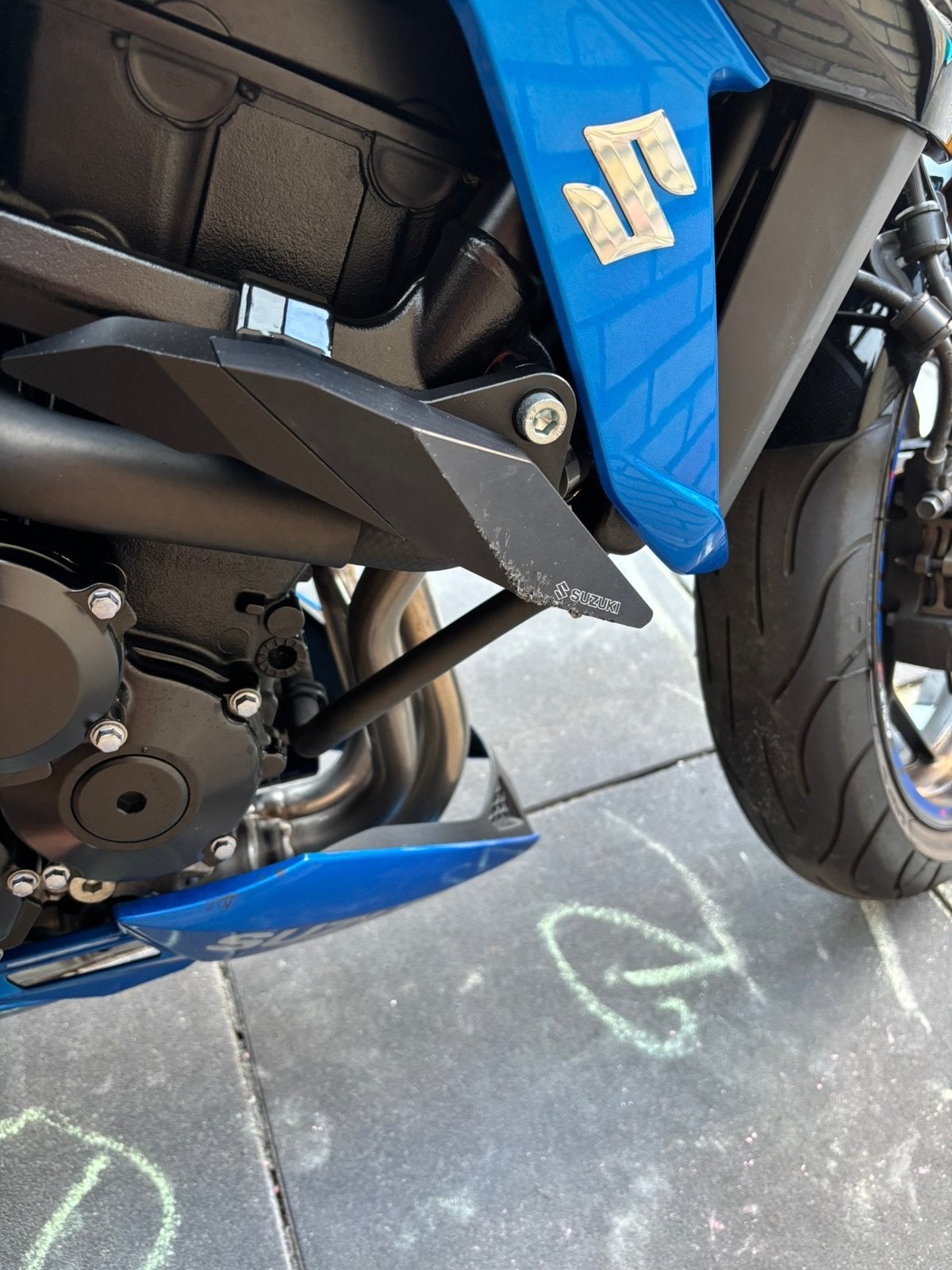 Valblok suzuki gsxs750, Ophalen