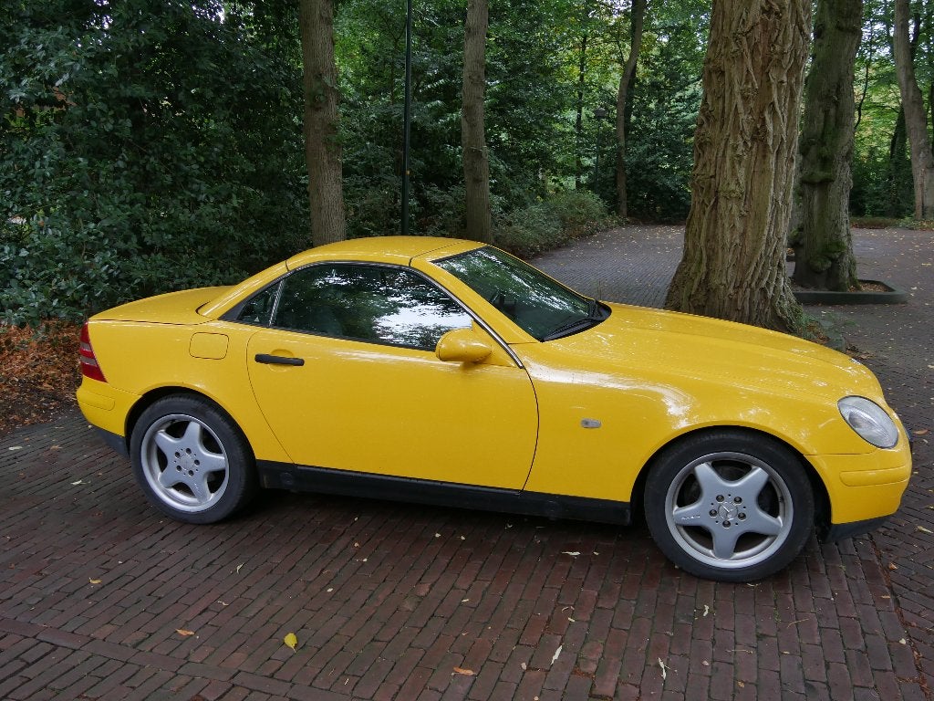 Mercedes-Benz SLK 2.0 Slk200 Roadster AUT 1998 Geel Cabrio, Auto's, 1998 cc, 4 cilinders, Cabriolet, Overige kleuren