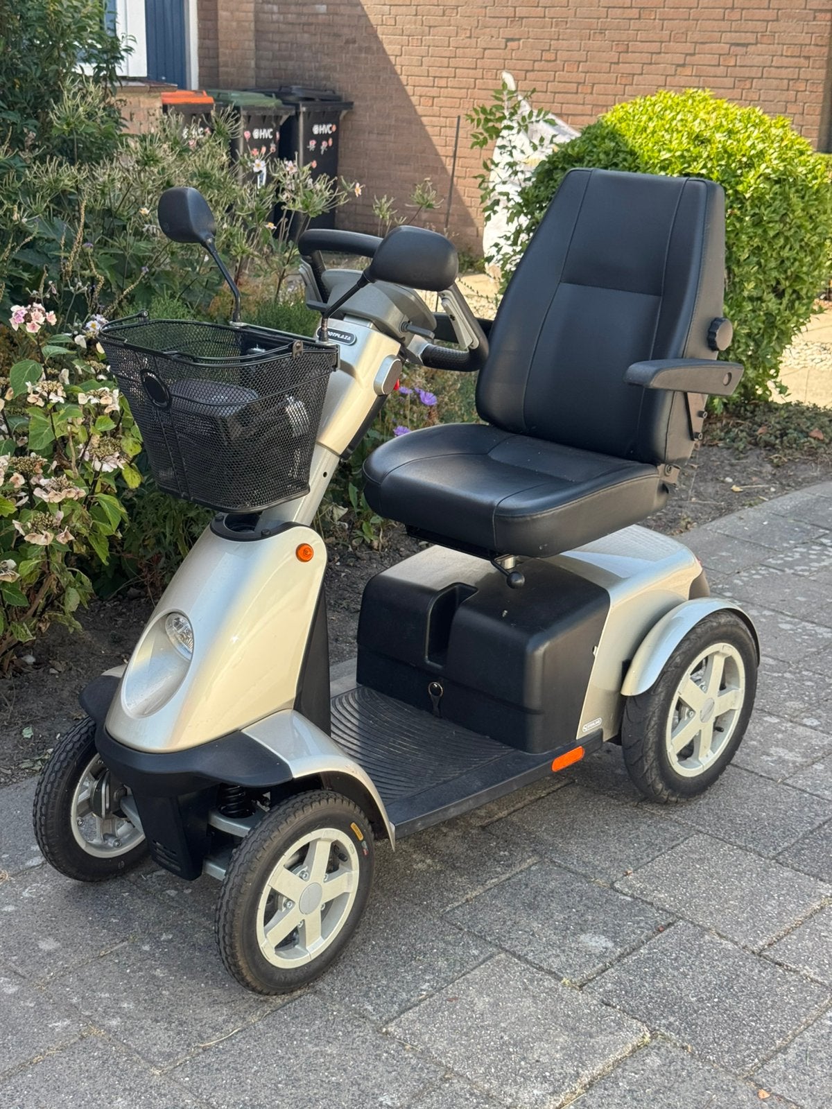 Sterling Trophy 6 4-wiel Scootmobiel te koop, nieuwe accu’s, Diversen, Ophalen, Zo goed als nieuw, Sterling, 11 t/m 15 km/u