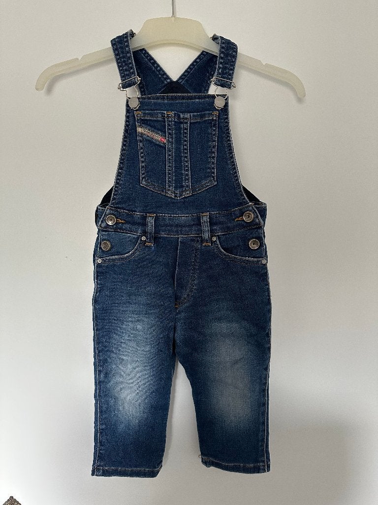 Super Leuke Diesel Spijker Tuinbroek (Maat M24/92) € 40,-, Kinderen en Baby's, Broek, Ophalen of Verzenden, Zo goed als nieuw