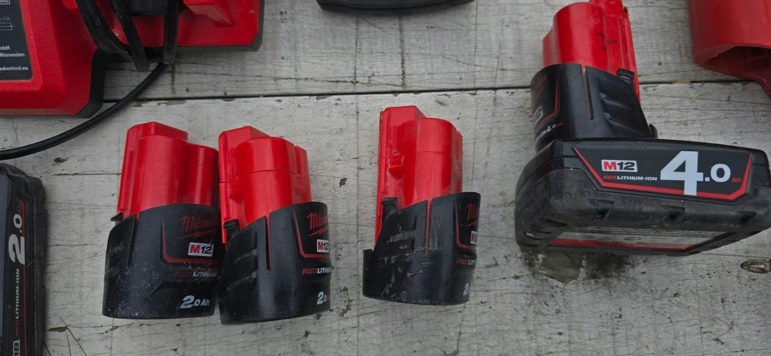 Foto 4 van Milwaukee gereedschap set met lamp en accu's