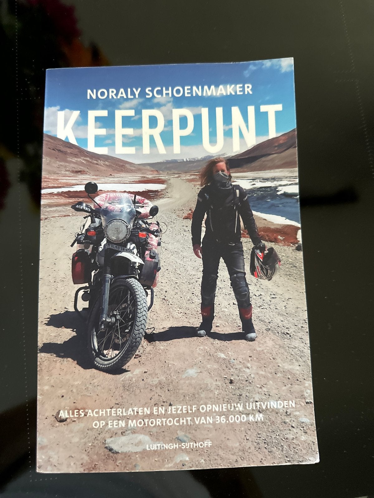 Keerpunt - Noraly Schoenmaker (Itchy Boots) Boek, Boeken, Ophalen of Verzenden, Zo goed als nieuw