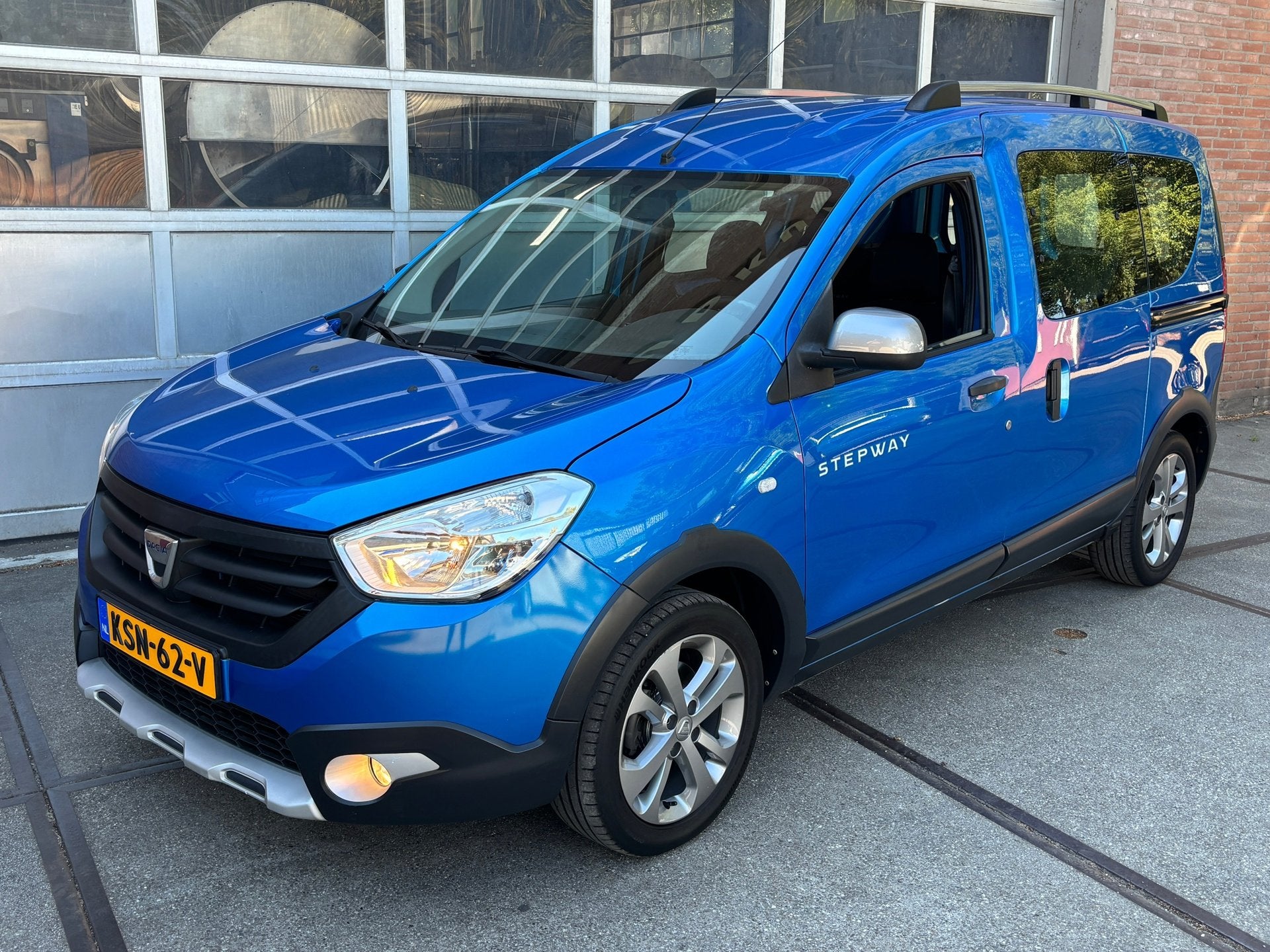 Dacia DOKKER 1.2 TCe S&S Stepway ,NAVI,AIRCO,LMV, Voorwielaandrijving, Stof, Gebruikt, 4 cilinders