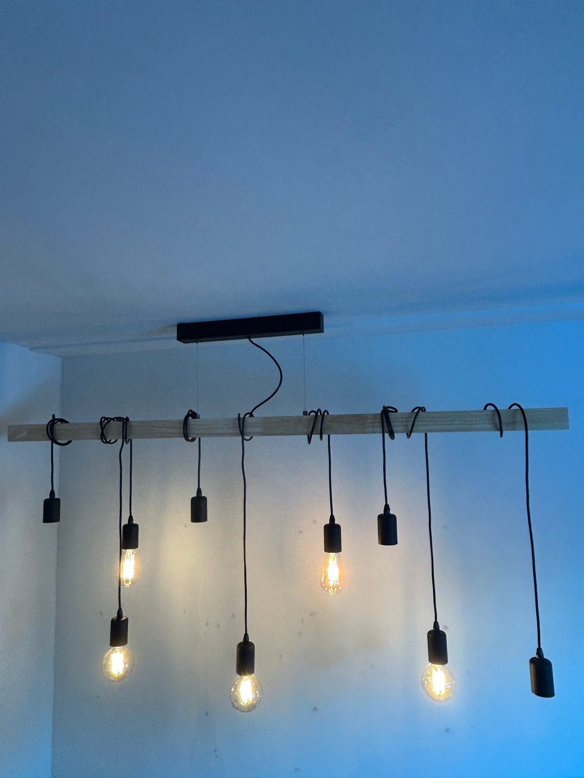 Industriële hanglamp met houten balk en 8 E27 fittingen, Ophalen, Zo goed als nieuw, Hout, E27 (groot)