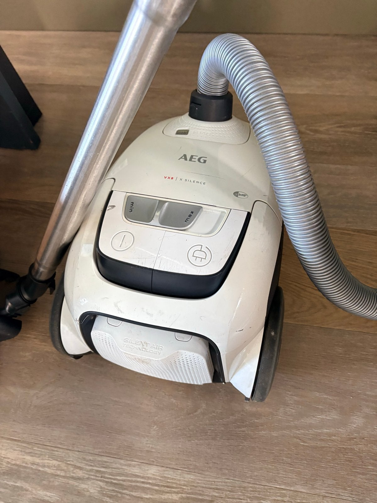 AEG VX8 X stofzuiger: geschikt voor een verbouwing, Witgoed en Apparatuur, Stofzuigers, Stofzak, Gebruikt, Ophalen of Verzenden