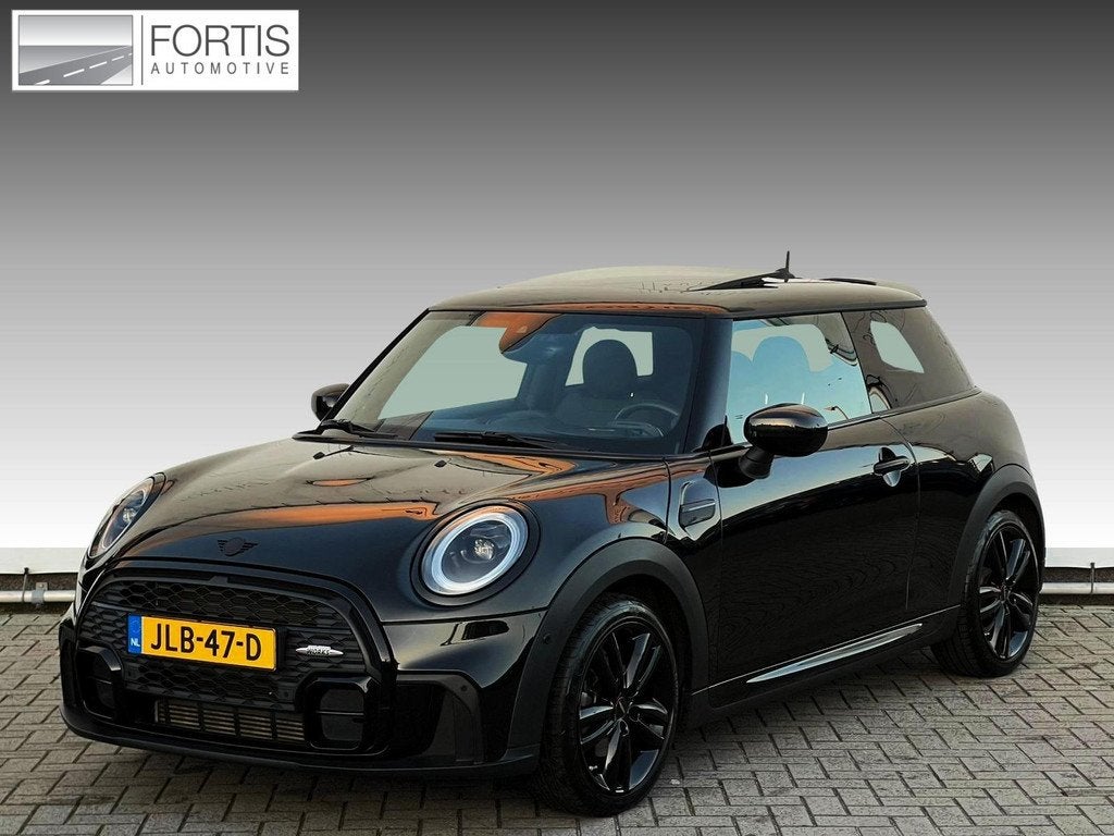 MINI Cooper 1.5 John Cooper Works PANODAK | LEDER | HARMAN K, Auto's, Automatische klimaatregeling, 136 pk, 4 stoelen, Zwart