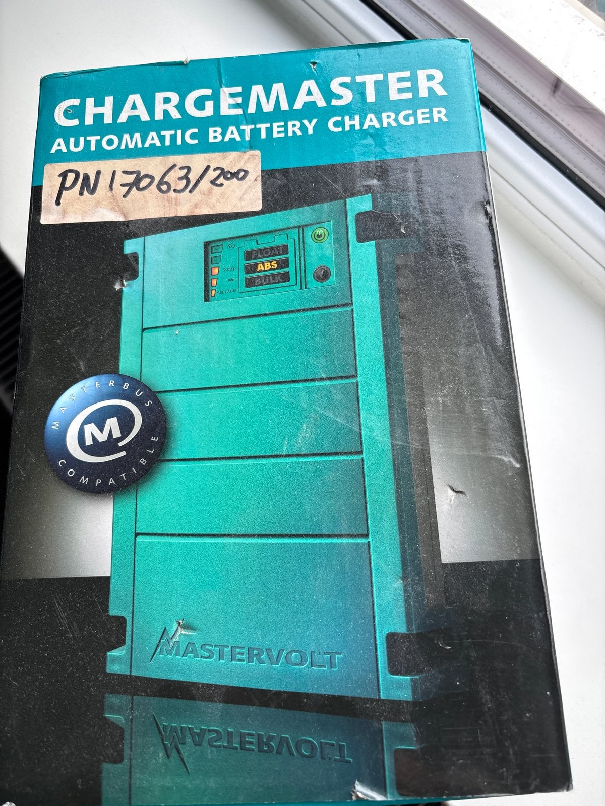 Mastervolt Chargemaster Automatische Acculader PN 17063/200, Ophalen, Gebruikt
