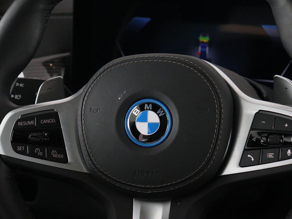 BMW X5 xDrive50e (bj 2025, automaat), Gebruikt, X5, 2395 kg, Met garantie (alle)