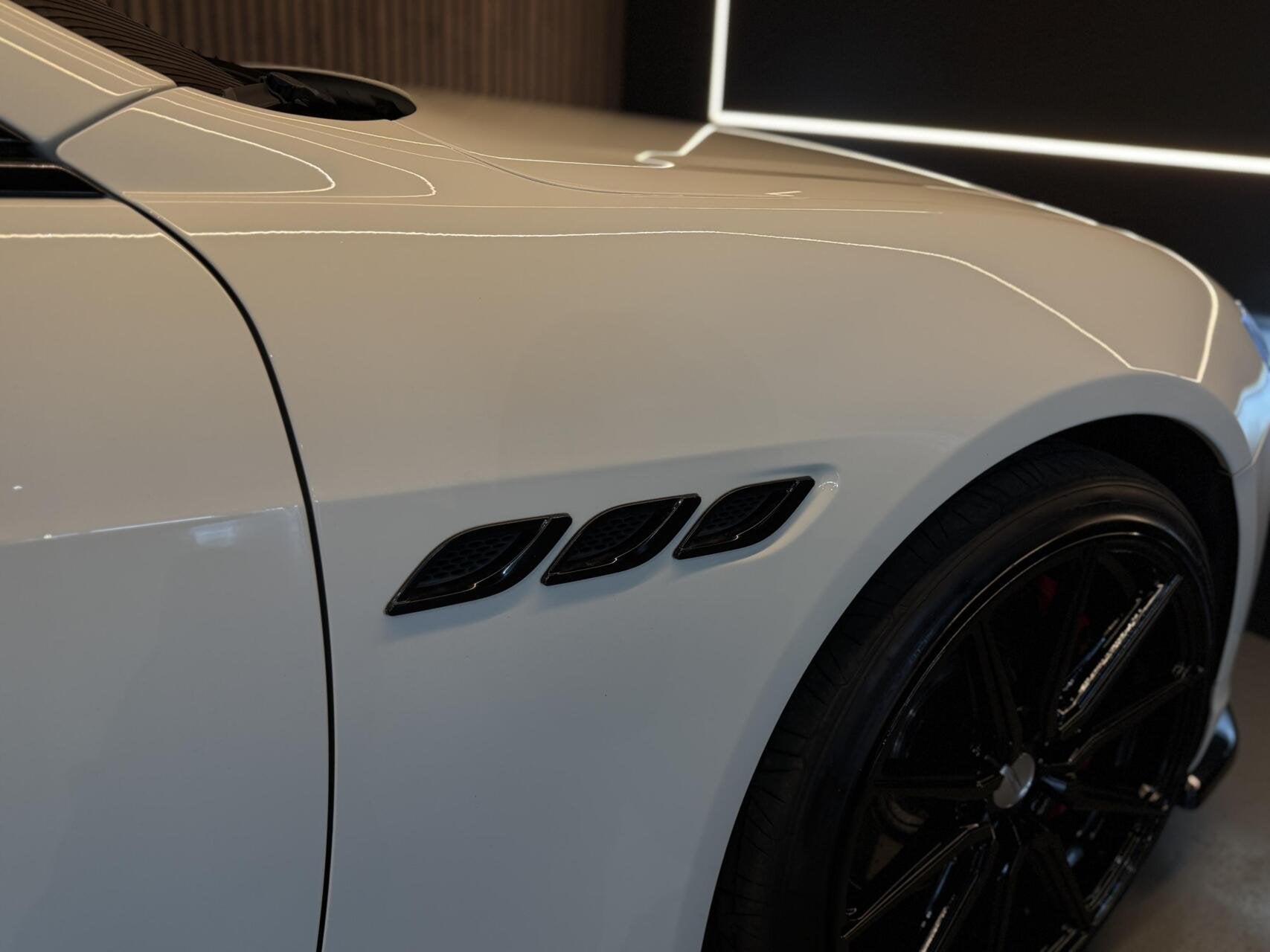 Foto 27 van Maserati Quattroporte 3.8 GTS V8|Pano|Vossen|Maxton|B&W|22"