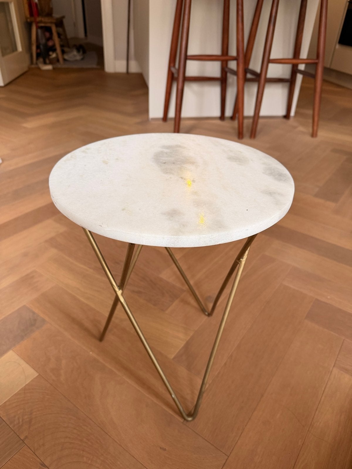Zara Home Marmeren Bijzettafel - Rond met Gouden Onderstel, Huis en Inrichting, Tafels | Bijzettafels, Ophalen, Minder dan 55 cm
