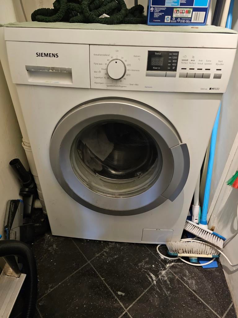 Siemens wasmachine met klein defect aan deurtje werkt gewoon, Ophalen of Verzenden, Voorlader, Niet werkend, 85 tot 90 cm