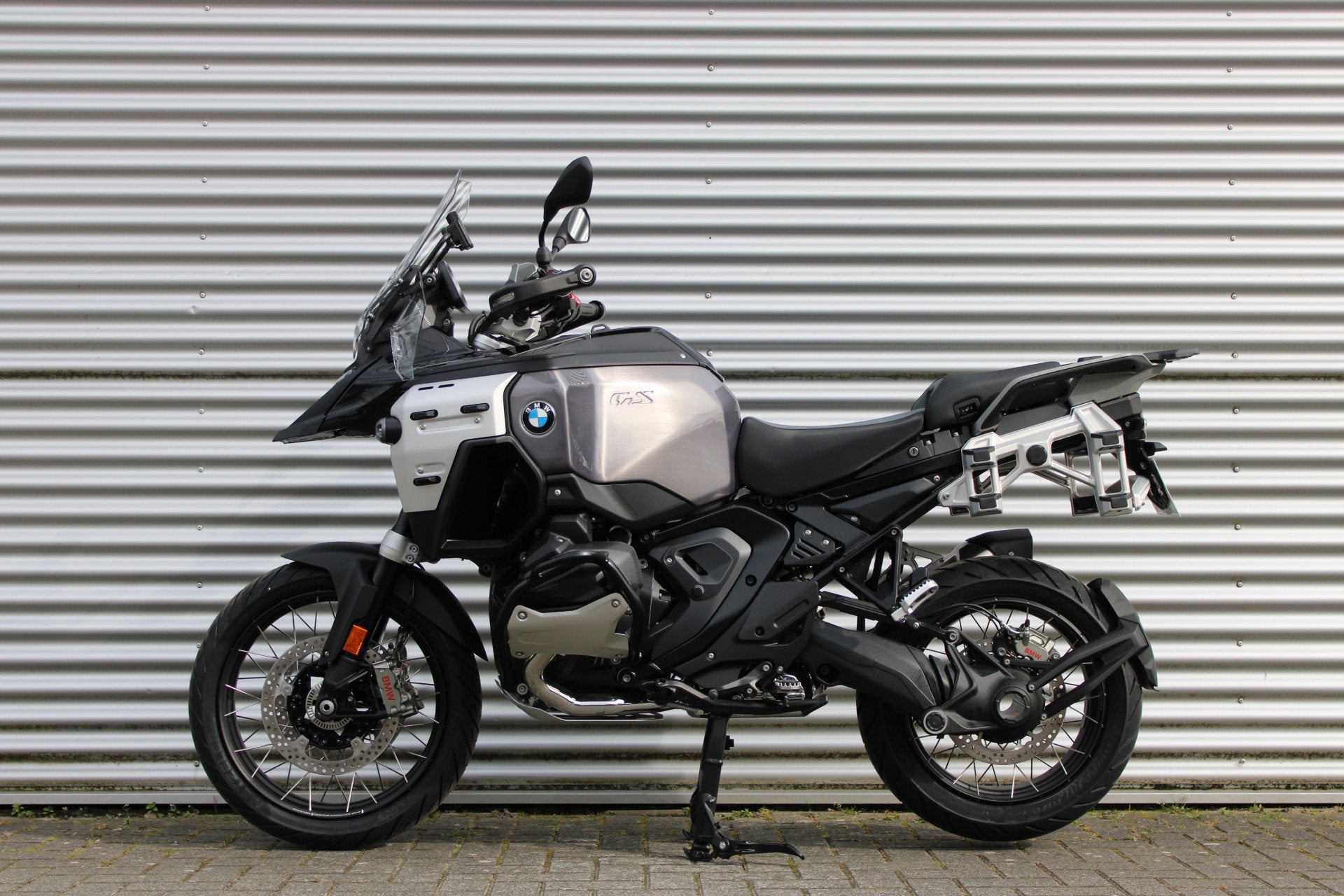 BMW R 1300 GS Adventure |Triple Black |Alle opties |Uit voor, Motoren, Verkoop.motorrad@oostland-enschede.nl, Nieuw, Spaansland 10
7543BG  ENSCHEDE, NL