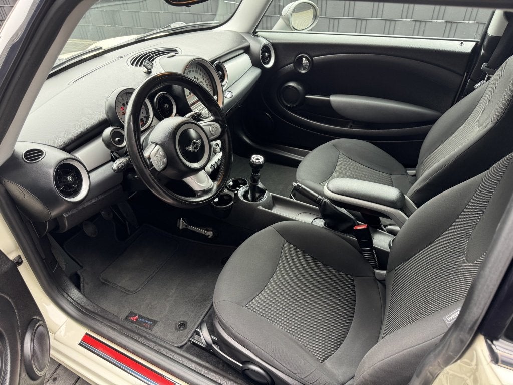 MINI Mini 1.6 Cooper| 2011| WIT| STRIPING| JCW| AIRCO| CRUIS, Voorwielaandrijving, Euro 5, Stof, 4 cilinders