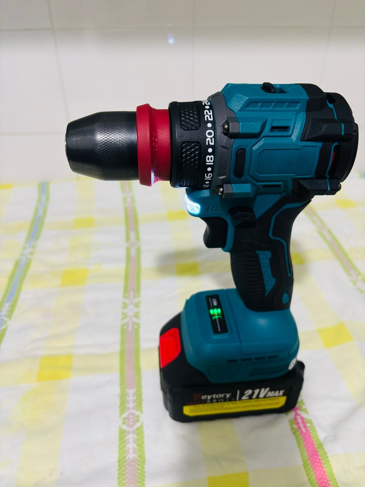 Foto 9 van Nieuwe BRUSHLESS 3-in-1 Accuboormachine/Schroevendraaier