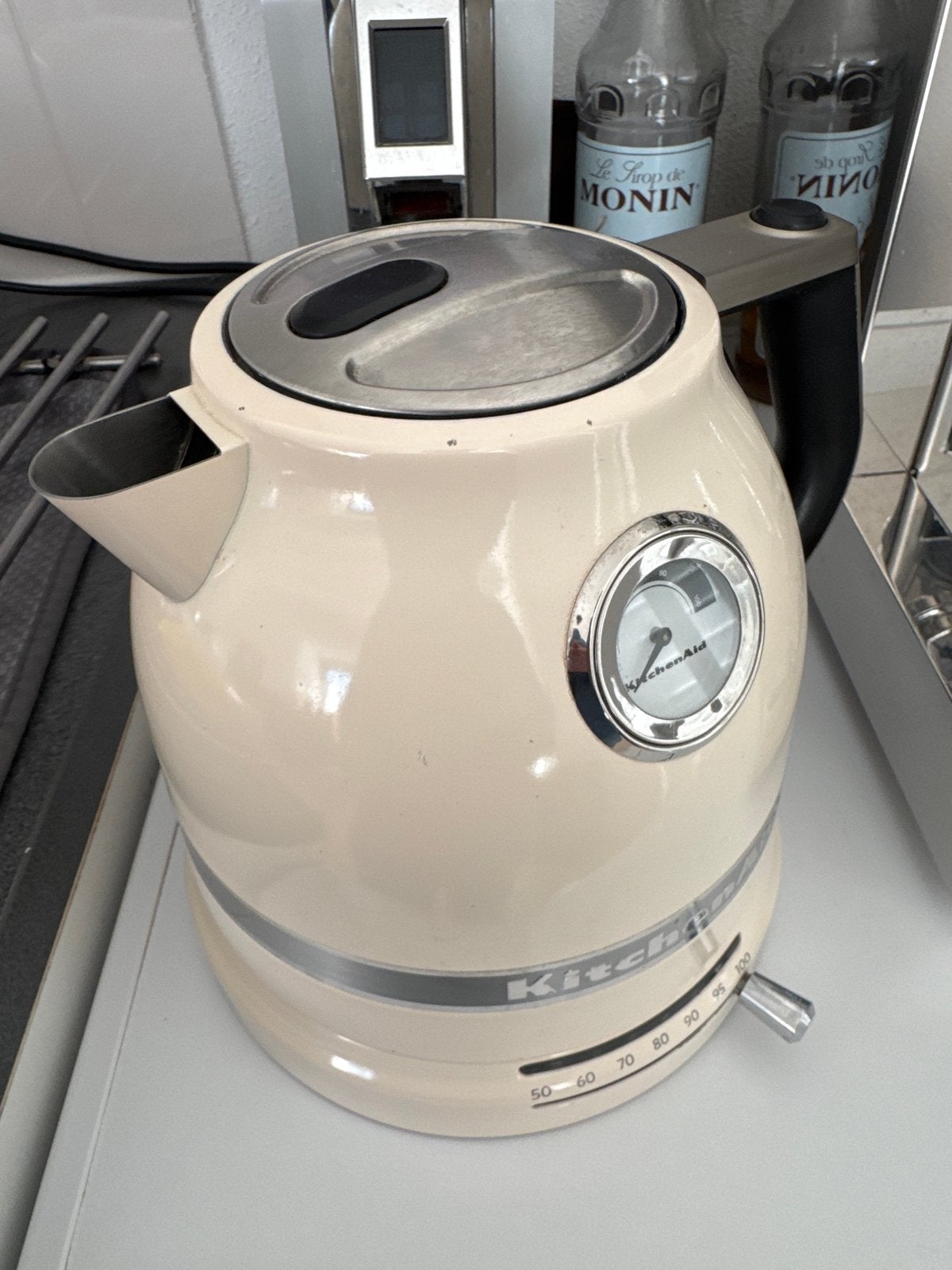 KitchenAid Artisan Waterkoker - Crème, Witgoed en Apparatuur, 1 tot 2 liter, Ophalen, Gebruikt, Rvs