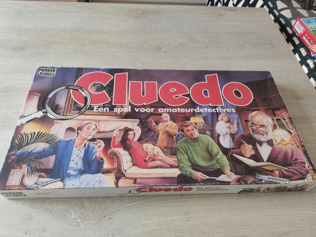 Cluedo Bordspel - Een spel voor amateurdetectives, Hobby en Vrije tijd, Gezelschapsspellen | Bordspellen, Gebruikt, Drie of vier spelers