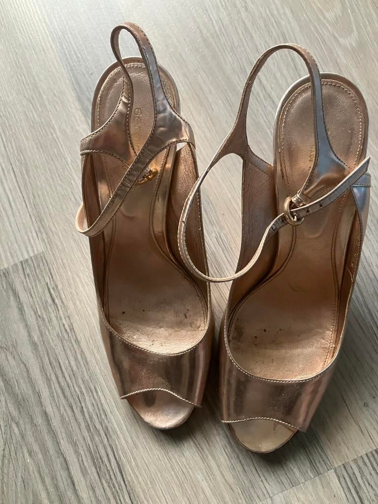 Mooie glanzende schoenen maat 38.5 Sergio Rosso koopje, Kleding | Dames, Ophalen of Verzenden, Zo goed als nieuw, Zwart, Sneakers of Gympen