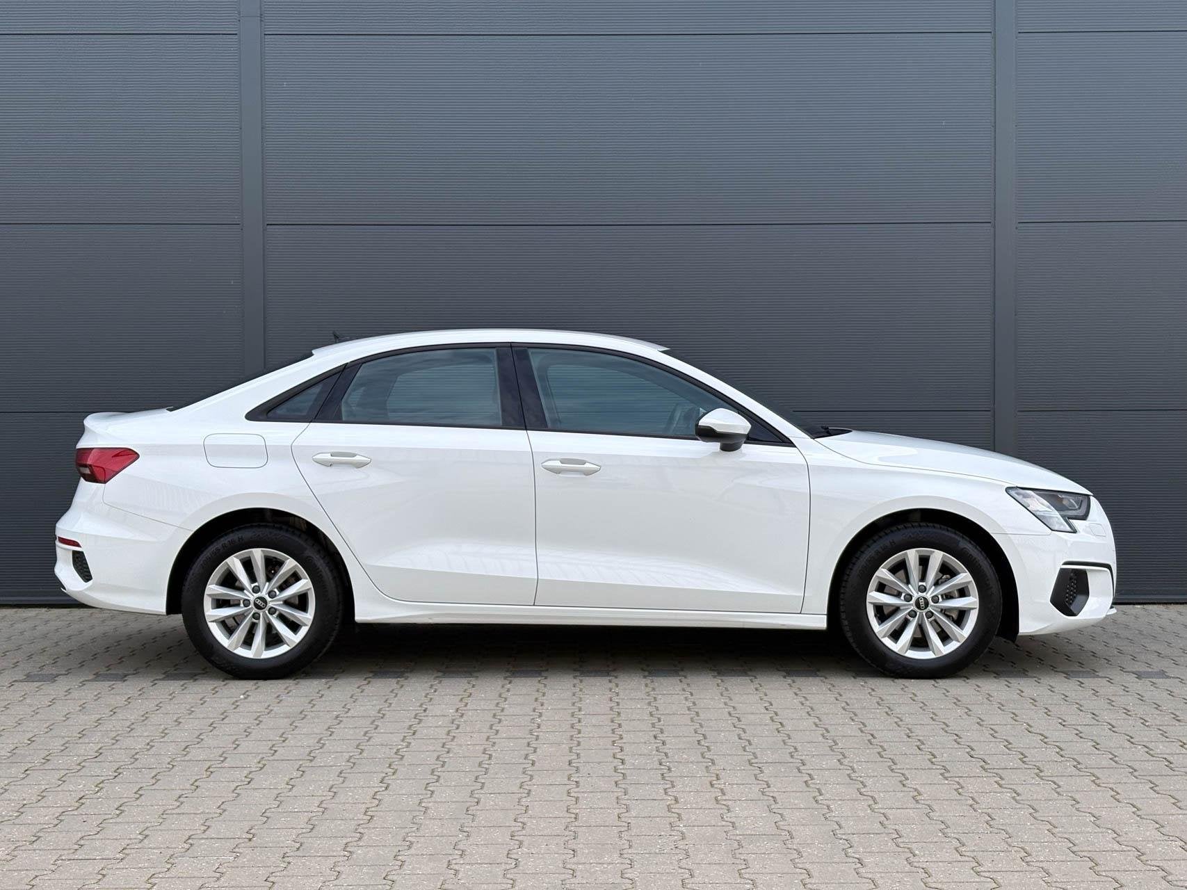 Audi A3 Limousine 30 TFSI 110pk S-tronic Pro Line | Smartpho, Auto's, 12 maanden, Stof, Gebruikt, Wit