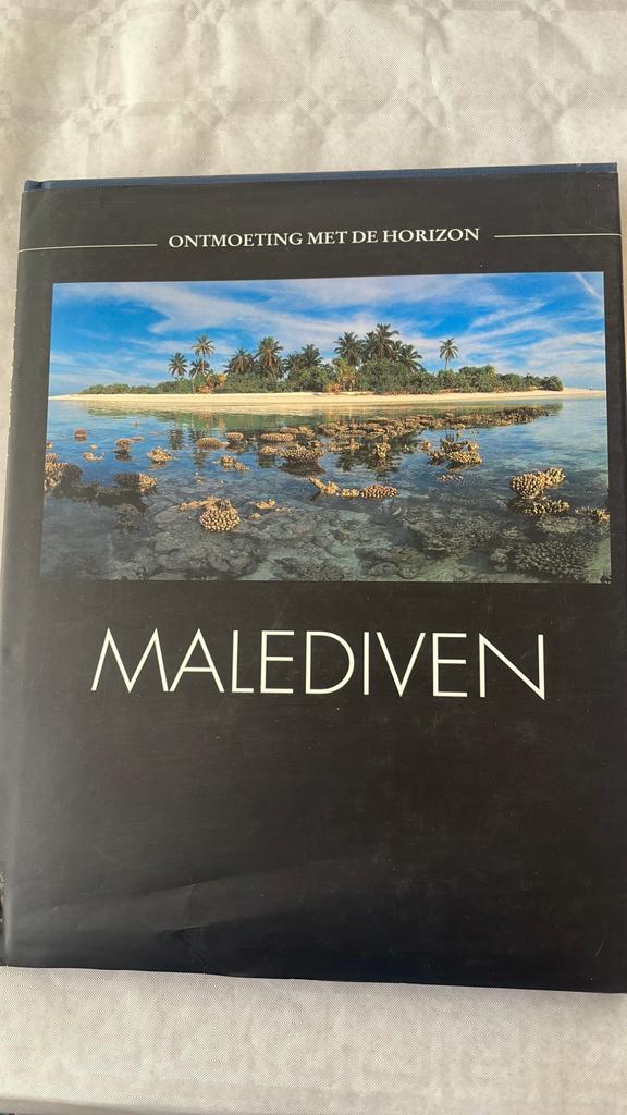 Boek: Malediven: Ontmoeting met de Horizon, Europa, Ophalen of Verzenden, Reisgids of -boek, Gelezen