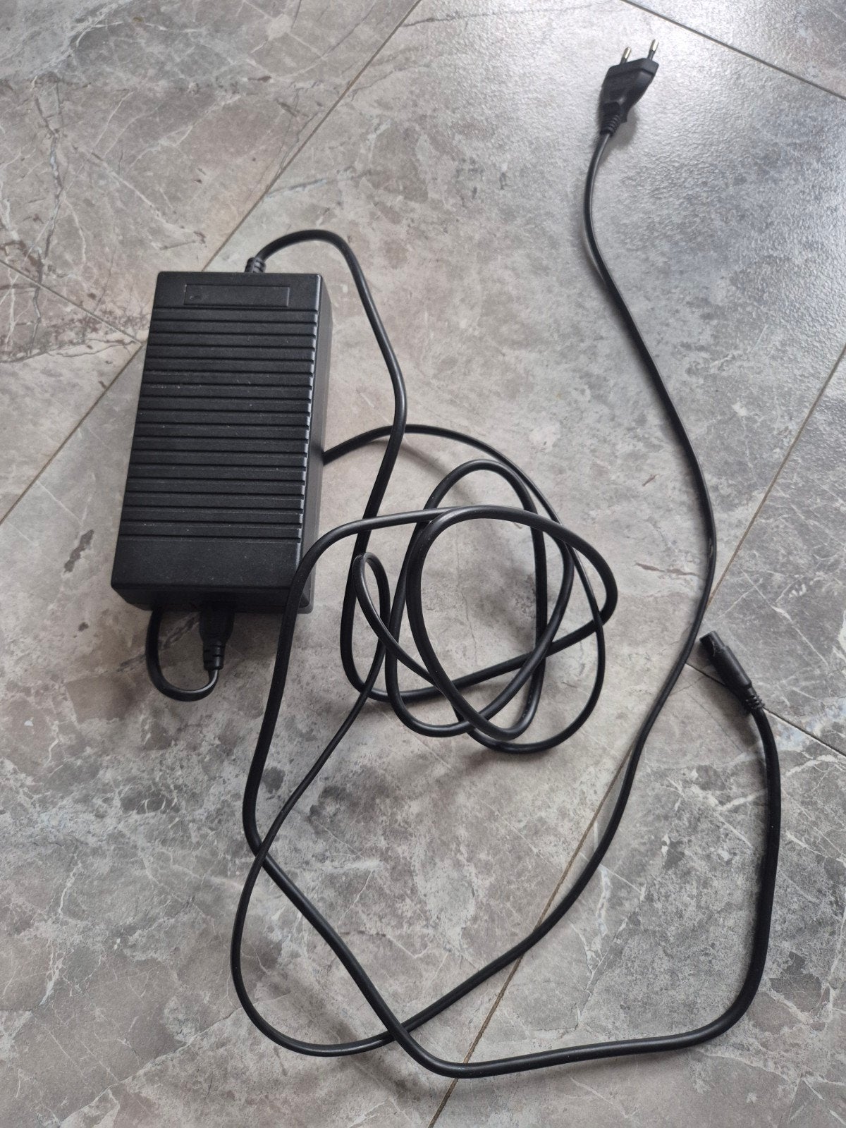 Super 73 oplader en, Ophalen of Verzenden, Zo goed als nieuw