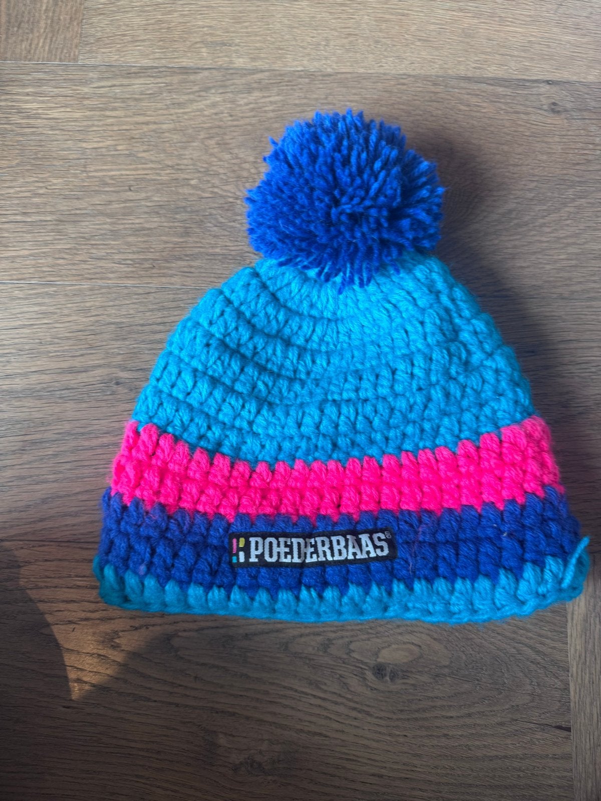 Poederbaas Muts - Felgekleurde Gehaakte Beanie, Kleding | Dames, Ophalen, Zo goed als nieuw, Maat 38/40 (M), Muts