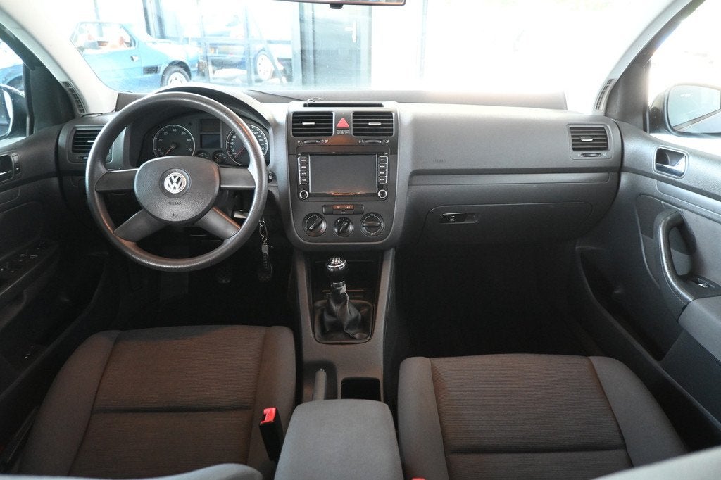 Volkswagen Golf 1.6 FSI Trendline Airco Cruise Control Direc, Voorwielaandrijving, Gebruikt, Zwart, 4 cilinders