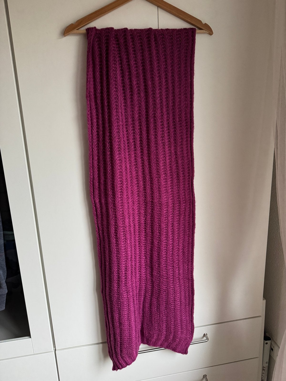 Carpisa Sjaal Donker Intens Roze - Nieuwstaat, Ophalen of Verzenden, Zo goed als nieuw, Sjaal