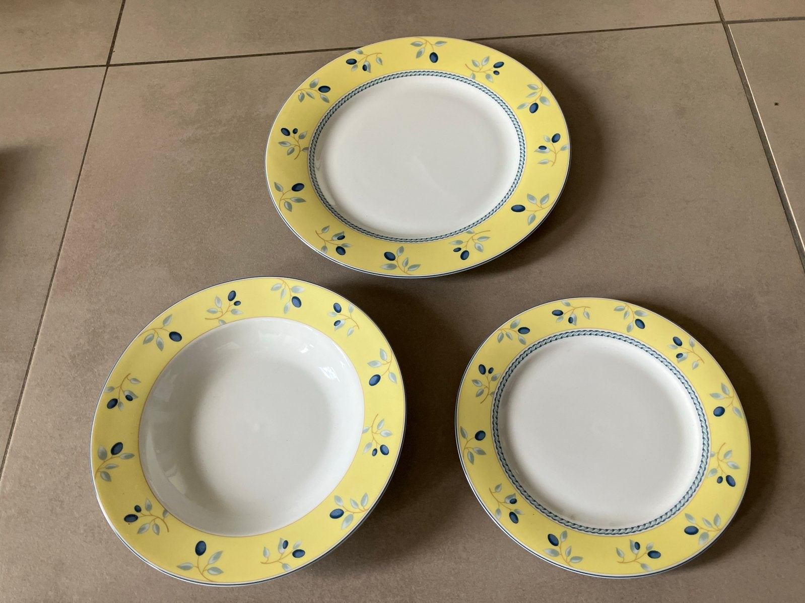 Royal Doulton Blueberry Servies - 3-delige set, Overige merken, Ophalen of Verzenden, Zo goed als nieuw, Bord(en)