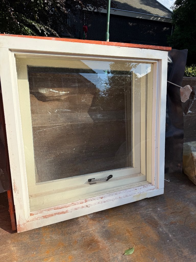 Twee klapraampjes garage met kozijn (enkel glas), Doe-het-zelf en Verbouw, Kozijnen en Schuifpuien, Ophalen, Gebruikt, Minder dan 75 cm