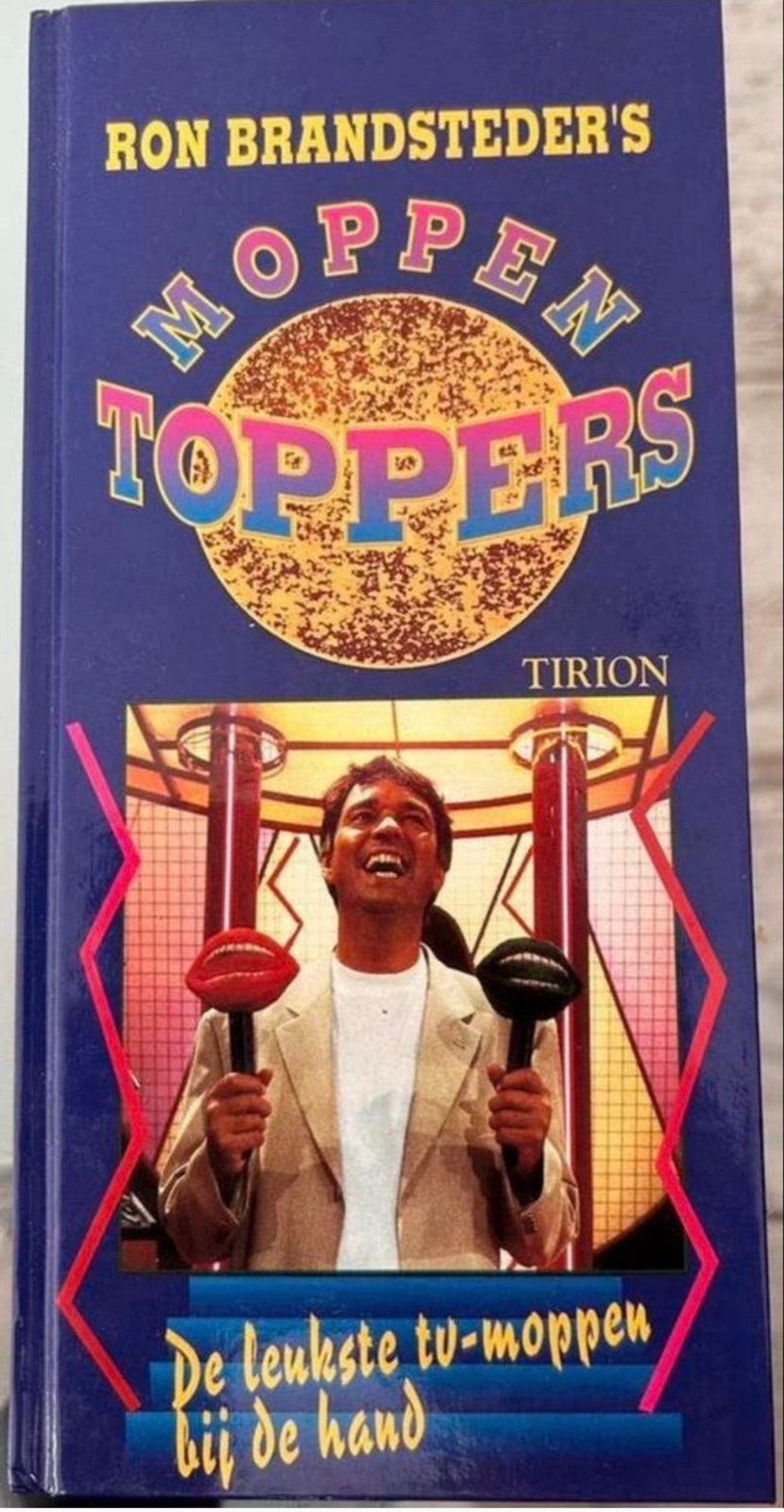 Ron Brandsteder's Moppentoppers NIEUW - Leukste TV-moppen, Ophalen of Verzenden, Nieuw, Moppen