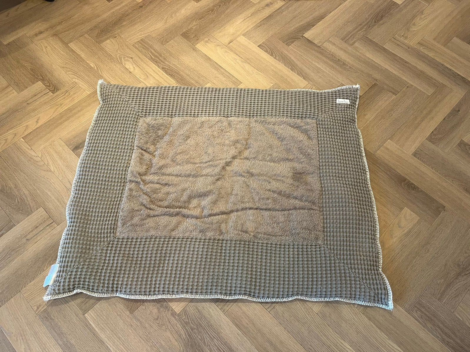 Koeka boxkleed aan 2 kanten bruikbaar, Kinderen en Baby's, Boxen, Ophalen of Verzenden, Gebruikt, Rechthoekig, Boxkleed