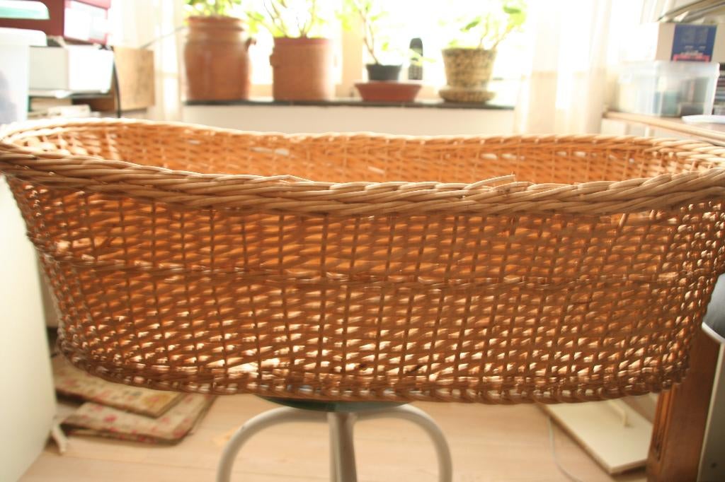 Te koop: ovale rieten  mand, Huis en Inrichting, Woonaccessoires | Schalen en Manden, Ophalen, Gebruikt, Mand, Riet