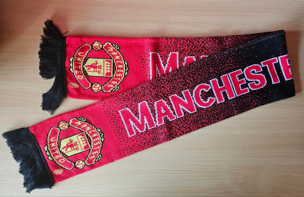 Officiële sjaal Manchester United Football Club, Verzamelen, Sportartikelen en Voetbal, Ophalen of Verzenden, Gebruikt, Buitenlandse clubs
