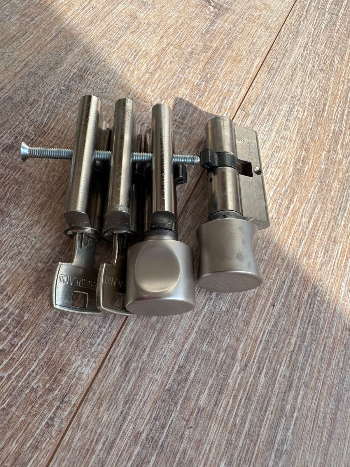 Cilinders 4x gelijksluitend, Ophalen of Verzenden, Gebruikt, Rvs, Slot