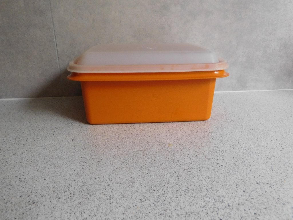 Tupperware Voorraad Box 23x18x11 cm. Vintage Oranje, Ophalen of Verzenden, Zo goed als nieuw, Oranje, Overige typen